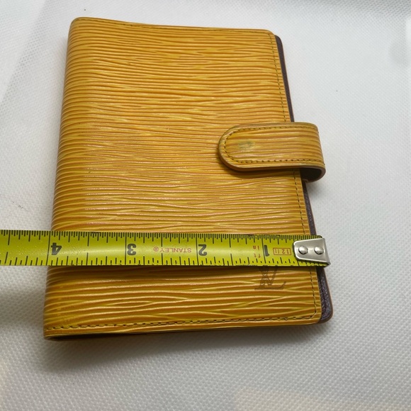 Yellow Epi leather agenda - Picture 7 of 10